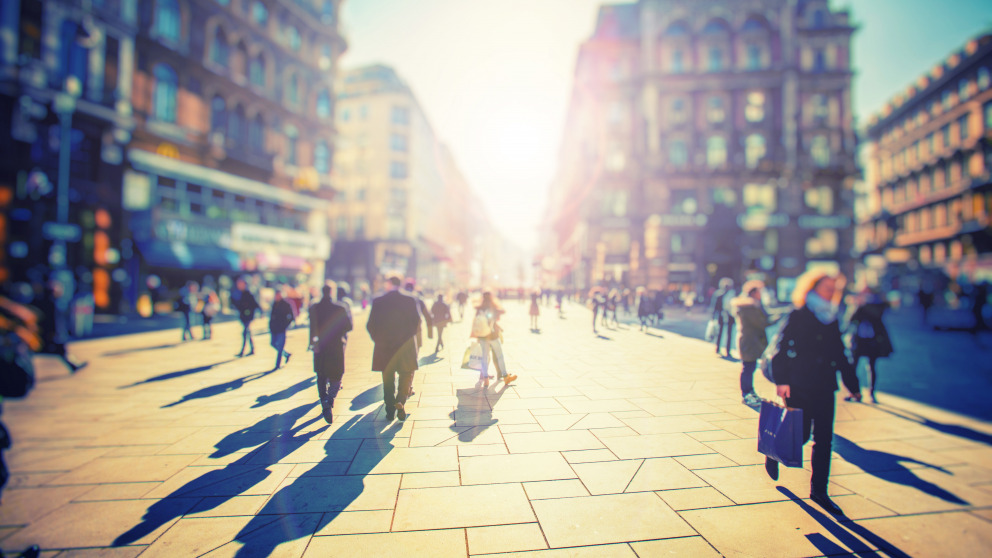 Die Natur hat viele Schutzfunktionen, die wir durch die Urbanisierung verlieren. Aktivitäten in der Natur können positive Auswirkungen auf die Gesundheit haben. 